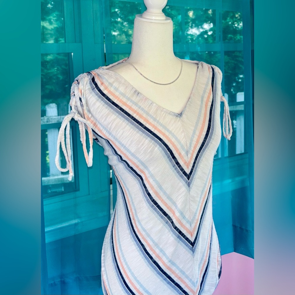Cato Est. 1947 Plus Size 22/24W Striped V-Neck Ruched Shoulder Tunic Top - Picture 3 of 6